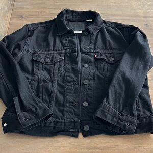 Levi’s Premium Black Denim Trucker Jacket XS Classic Button Jean Jacket